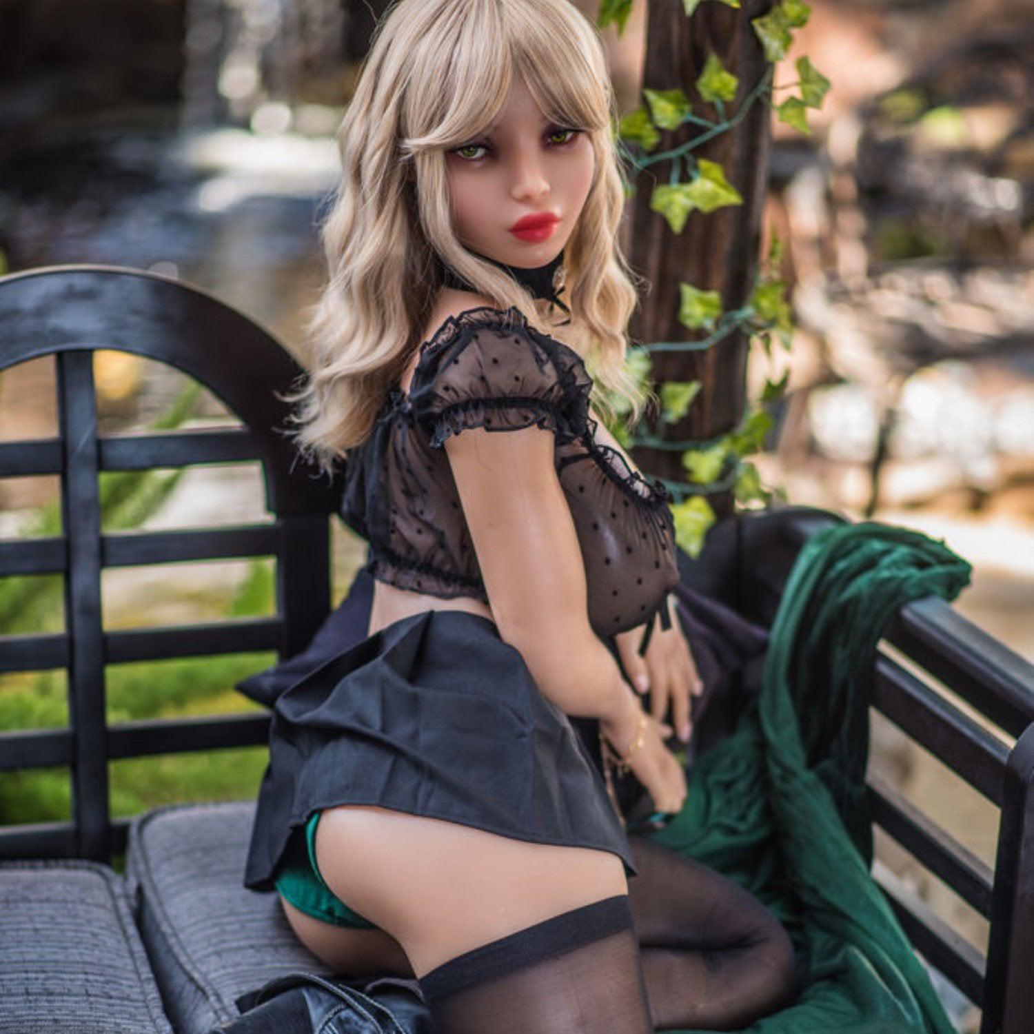 136 (46) L-Cup Jade Elf Seamless Head - Sm Silicone Doll